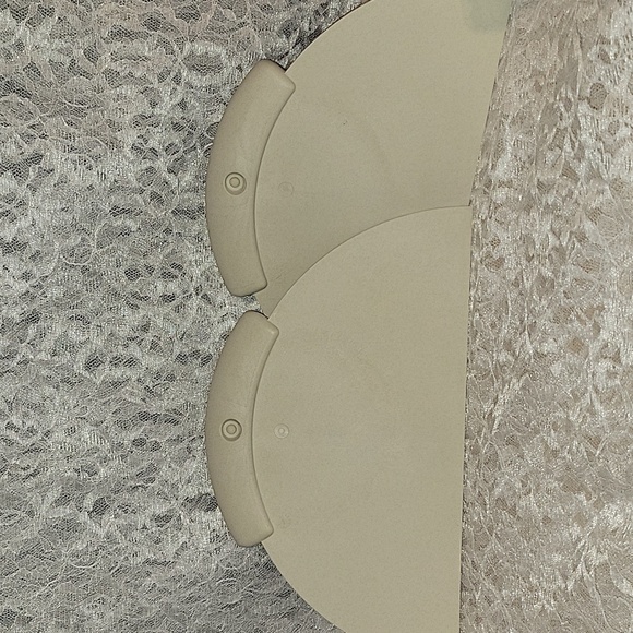 Pampered Chef: Lift and Serve Dough Lifter Scraper - Picture 4 of 5